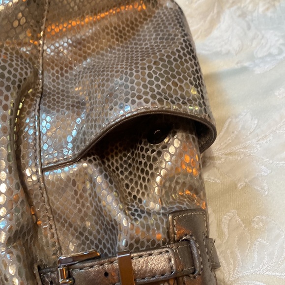 Michael Kors Leather large pale metallic gold “Reptile “ purse - Picture 4 of 13